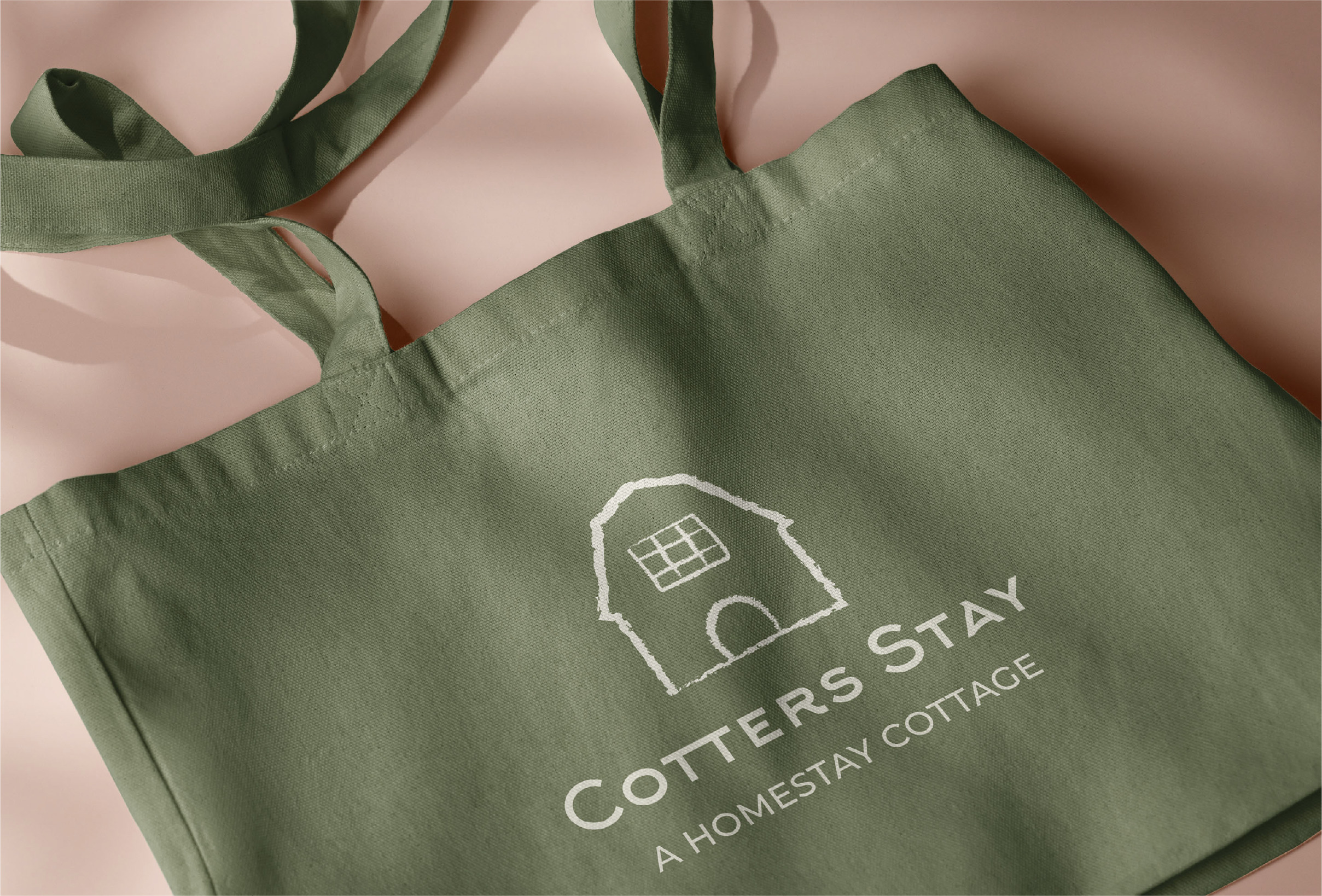 GREEN TOTLE BAG Image of green tote bag with Cotters stay logo at center